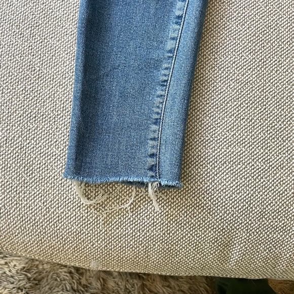 Mother Looker Ankle Fray Distressed Blue Jeans - Picture 3 of 10